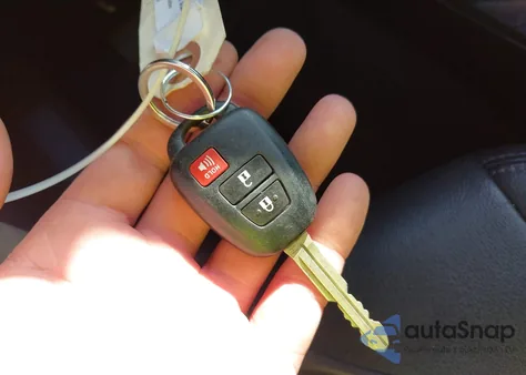 2016 Toyota Rav4 Le z USA, uszkodzony, nr VIN JTMZFREV4GD082977